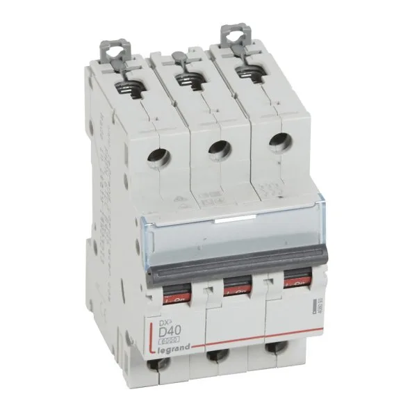 Выключатель автоматический трехполюсный 40А D DX3 6кA/10кA Legrand 408093