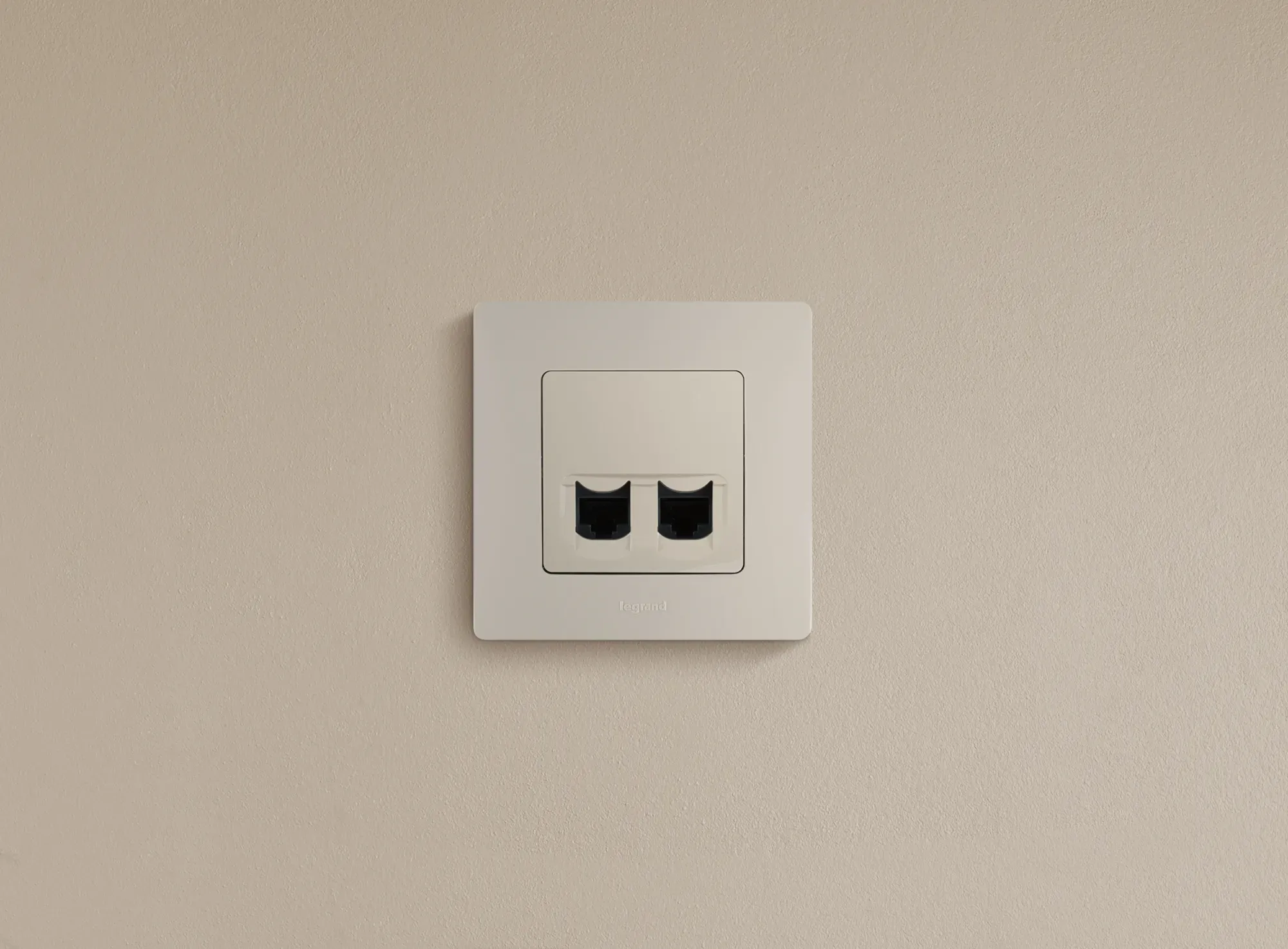 ETIKA Двойная розетка RJ 45 категория 5е UTP слоновая кость
