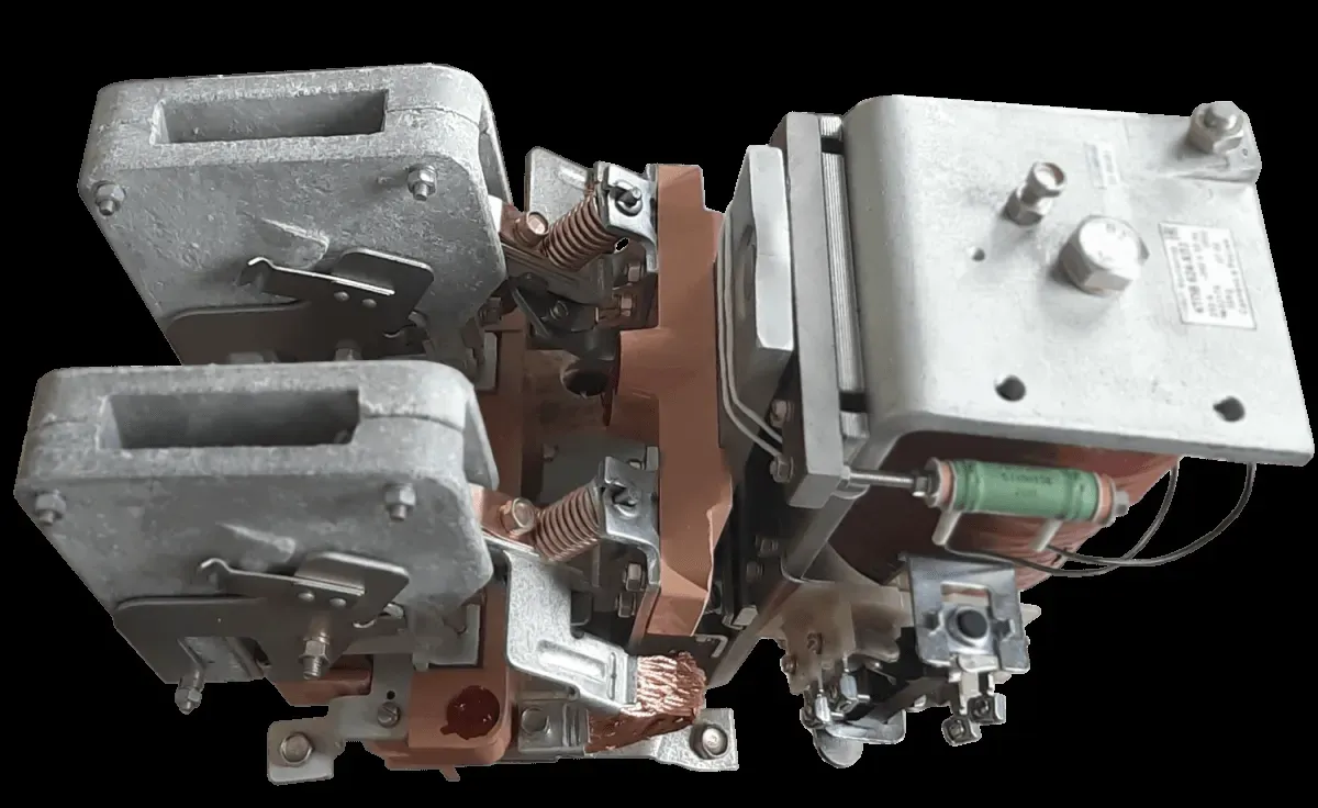 Контактор КТПВ-624 УЗ, Iн 250А, Uкат 220В вк 2з+1рз.п., режим работы продолжительный ЧЭАЗ г.Чебоксары 136240224.01