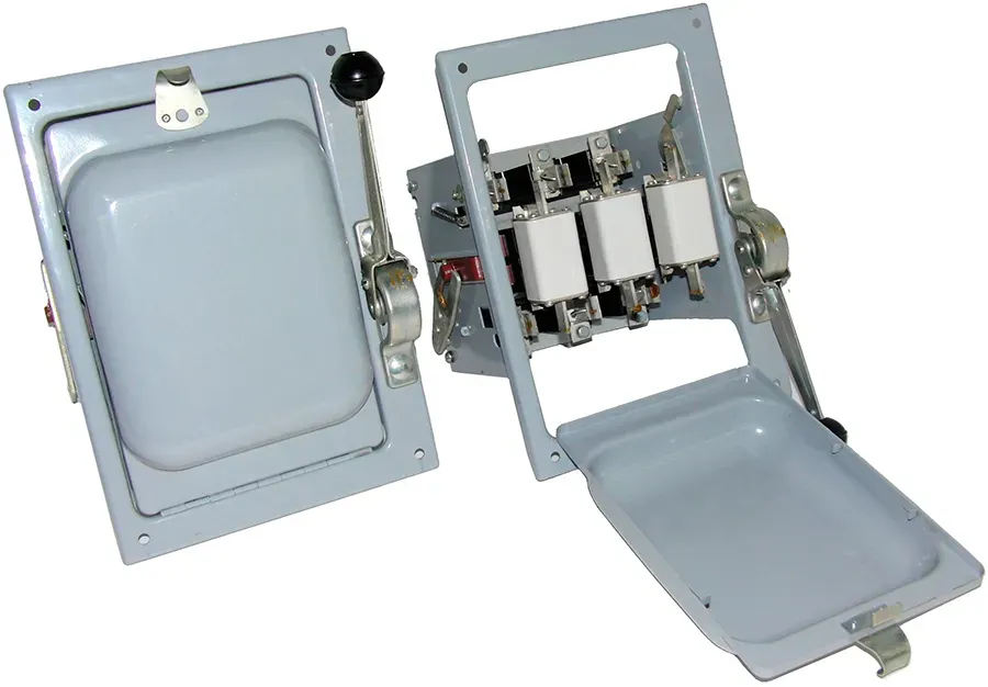 БПВ-1У3, 100А, медные держатели, без ПН2, блок с предохранителем-выключателем  (ЭТ) Электротехник ET002805