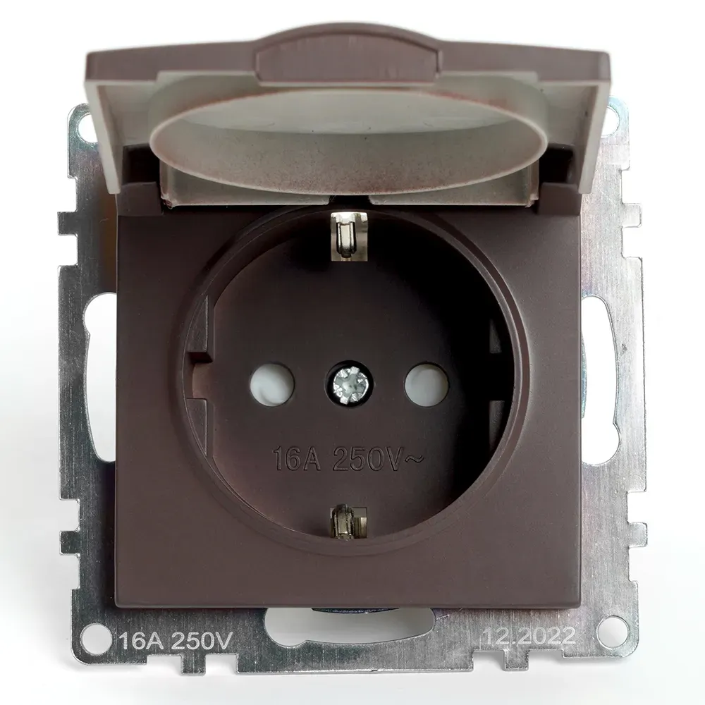 Розетка одноместная с крышкой с защитной шторкой (механизм) с/з, 250В, 16А, серия Катрин, шоколад Stekker FERON 49029