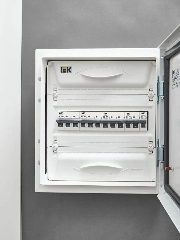 Armat выключатель автоматический трехполюсный b 25а m10n IEK AR-M10N-3-B025