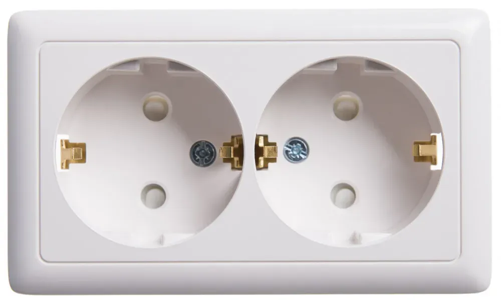 ХИТ открытой установки Розетка двойная с заземлением со шторками, 16А, белый SE (Потенциал) RA16-239-B
