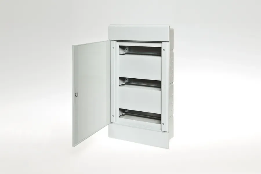 Щрв-п- на 36 мод. с двер. 547х299х103мм(непрозрачная дверца) RUVINIL 68136Б