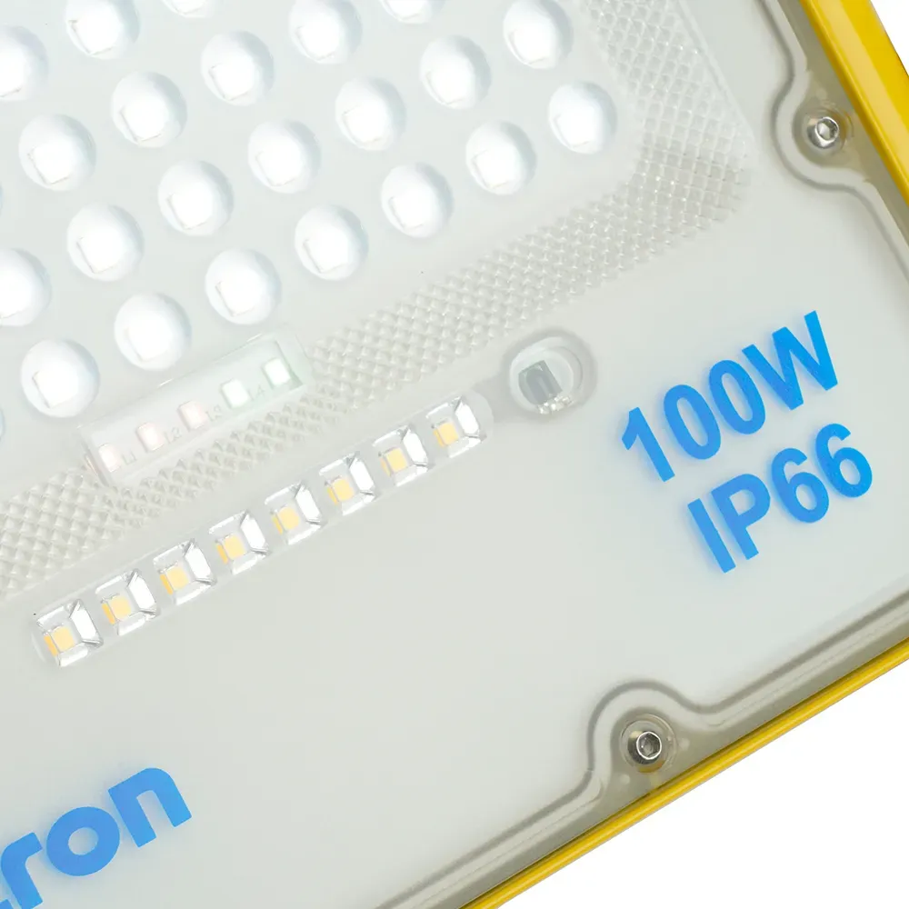 Прожектор светодиодный ДО-100w переносной аккумуляторный 6400K IP66 с зарядным устройством