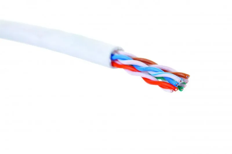 Кабель витая пара Eurolan, U/UTP, 4 пар., кат. 5е, проводник Ø 0,51мм, AWG24, нг(А)-HF, 1м (коробка 305м), тип прокладки: внутри зданий, цвет: белый 19c-u5-12wt-b305
