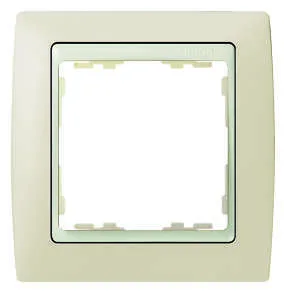 Рамка на 3 поста, S82, белый SIMON 82630-30