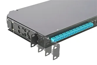 Коммутационная панель ВО Eurolan 47C-24, 1HU, портов: 24 LC/UPC (Duplex) OM3, установлено адаптеров: 4 невыдвижная, прямая, орг-йзер: предустановлен, цвет: чёрный, монтажные шнуры, КДЗС