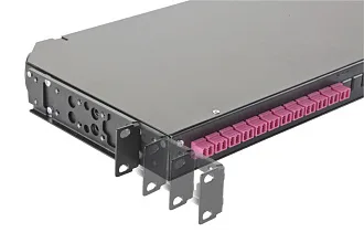 Коммутационная панель ВО Eurolan 47C-24, 1HU, портов: 24 LC/UPC (Duplex) OM4, установлено адаптеров: 4 невыдвижная, прямая, орг-йзер: предустановлен, цвет: чёрный, монтажные шнуры, КДЗС