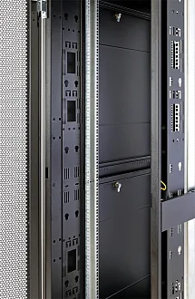 Блок силовых розеток Eurolan, вертикальный, неуправляемый, IEC 60320 С13, IEC 60320 С19 х 24, Shuko х 4, вход IEC 320 309 3P+N+PE, шнур 3 м, 37U, 1645х56х44 мм (ВхШхГ), 32А, чёрный
