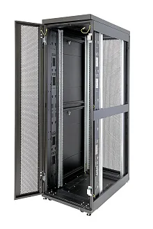 Блок силовых розеток Eurolan, вертикальный, неуправляемый, IEC 60320 С13, IEC 60320 С19 х 24, Shuko х 4, вход IEC 320 309 3P+N+PE, шнур 3 м, 37U, 1645х56х44 мм (ВхШхГ), 32А, чёрный