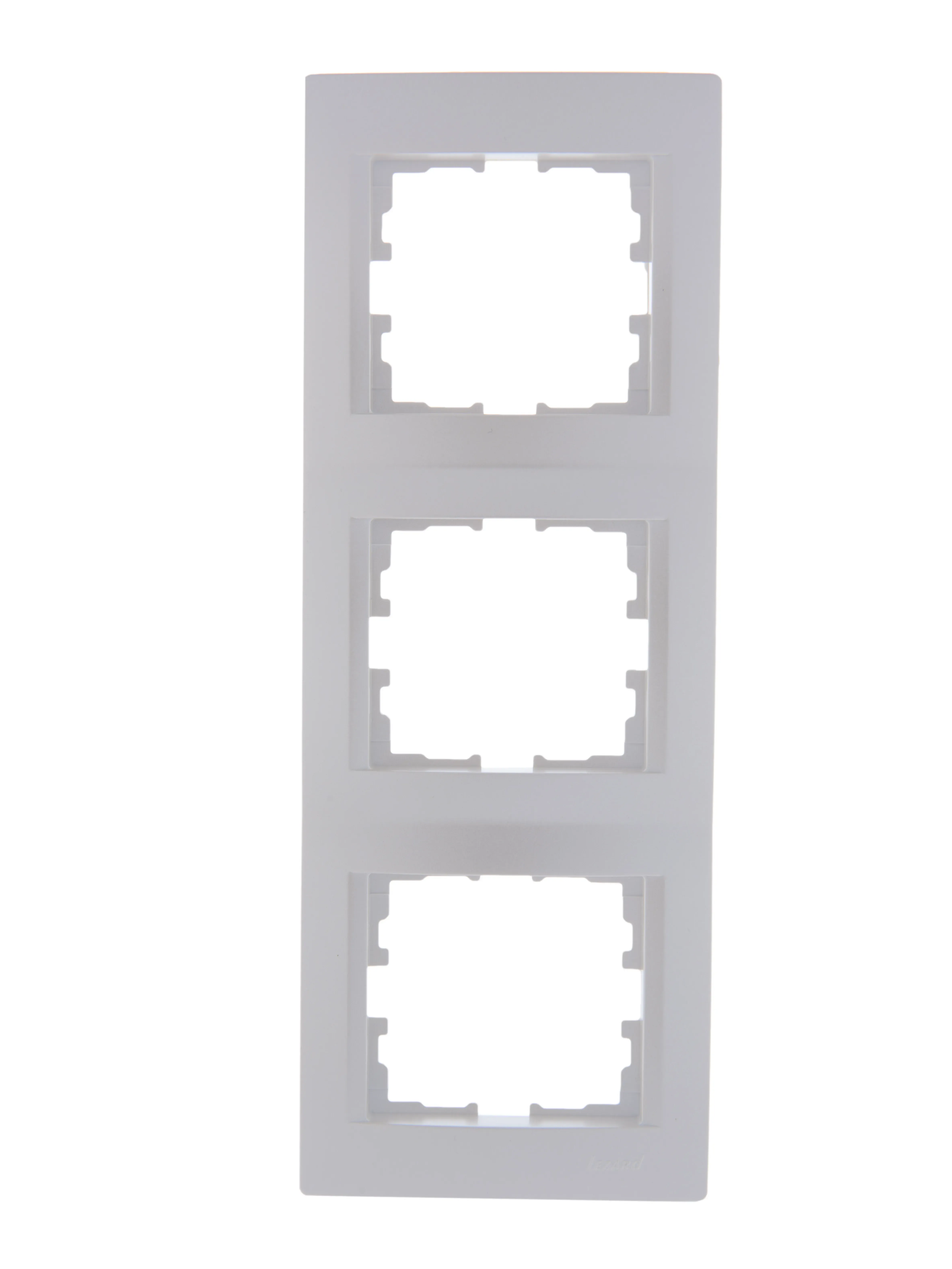 KARINA Рамка 3-ая вертикальная б/вст жемчужно-белый перламутр (10шт/120шт) Lezard 707-3000-153