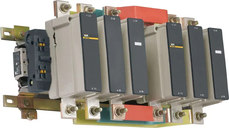 Контактор КТИ 630А катушка управления 230В АС реверсивный 2НО IEK KKT73-630-230-10