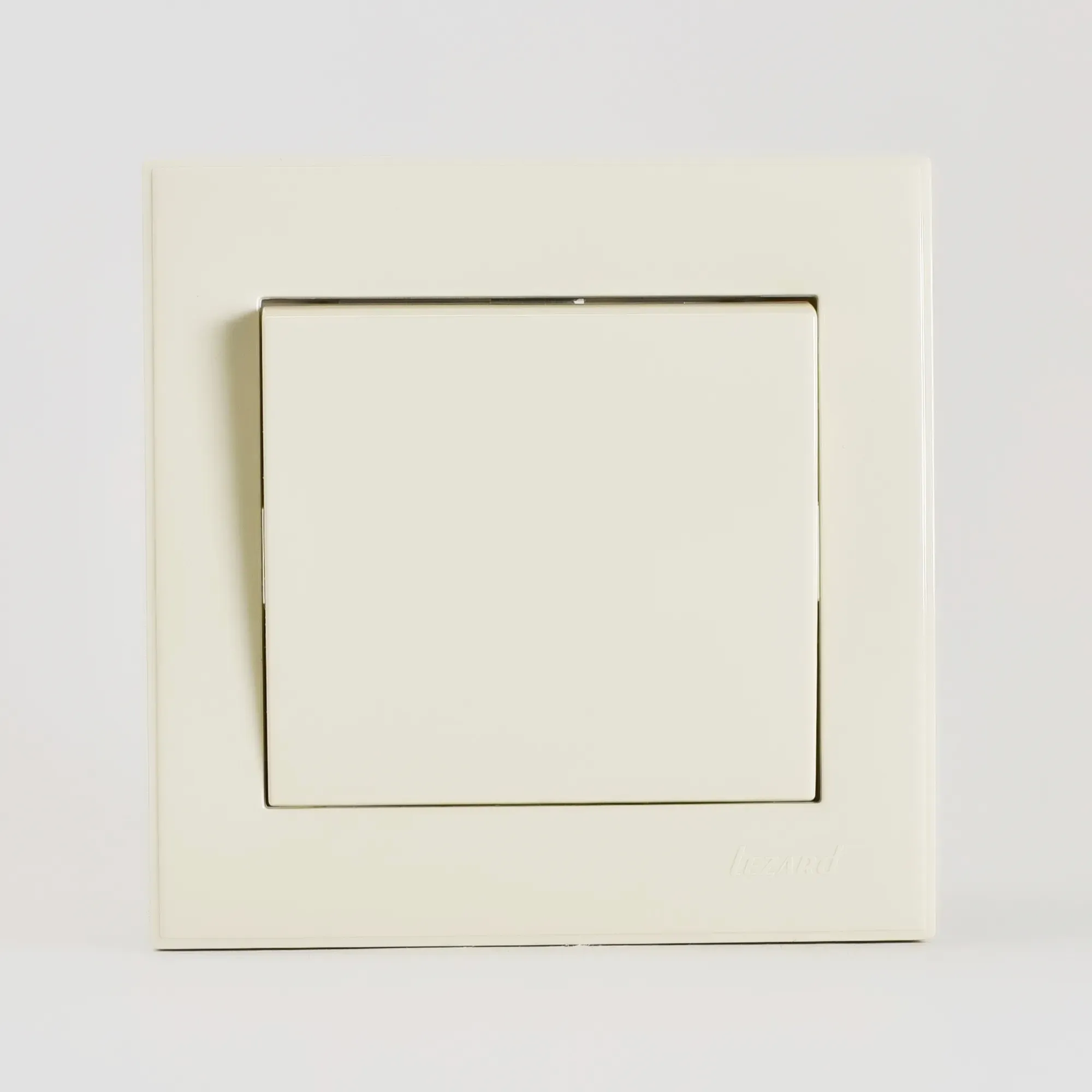 Выключатель RAIN промежуточный крем Lezard 703-0303-107