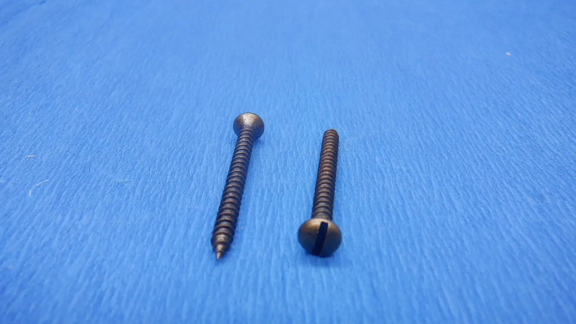 Саморез для установки с выключателями и           изоляторами, металл, цвет бронза (2 шт/уп) Бирони B-913-32-2