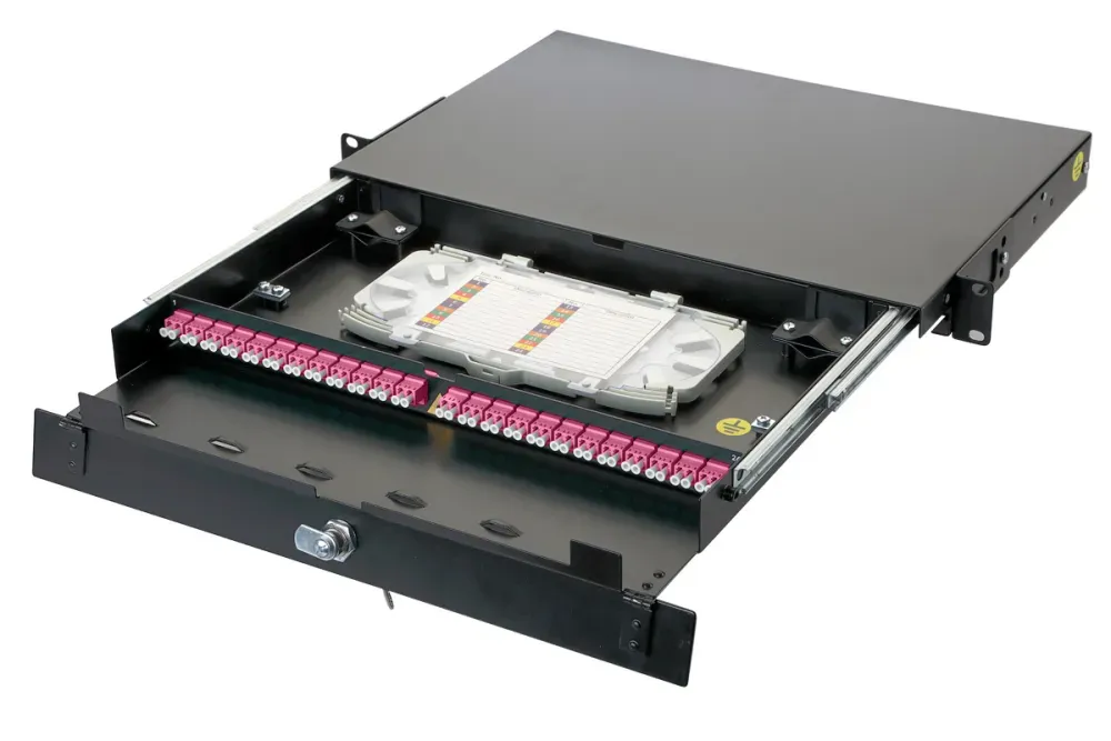 Коммутационная панель во eurolan 47d-24, 1hu, портов: 24 lc/upc (duplex) om4, установлено адаптеров: 4 выдвижная, прямая, цвет: чёрный EUROLAN 47D-24-40-2L-04-10BL