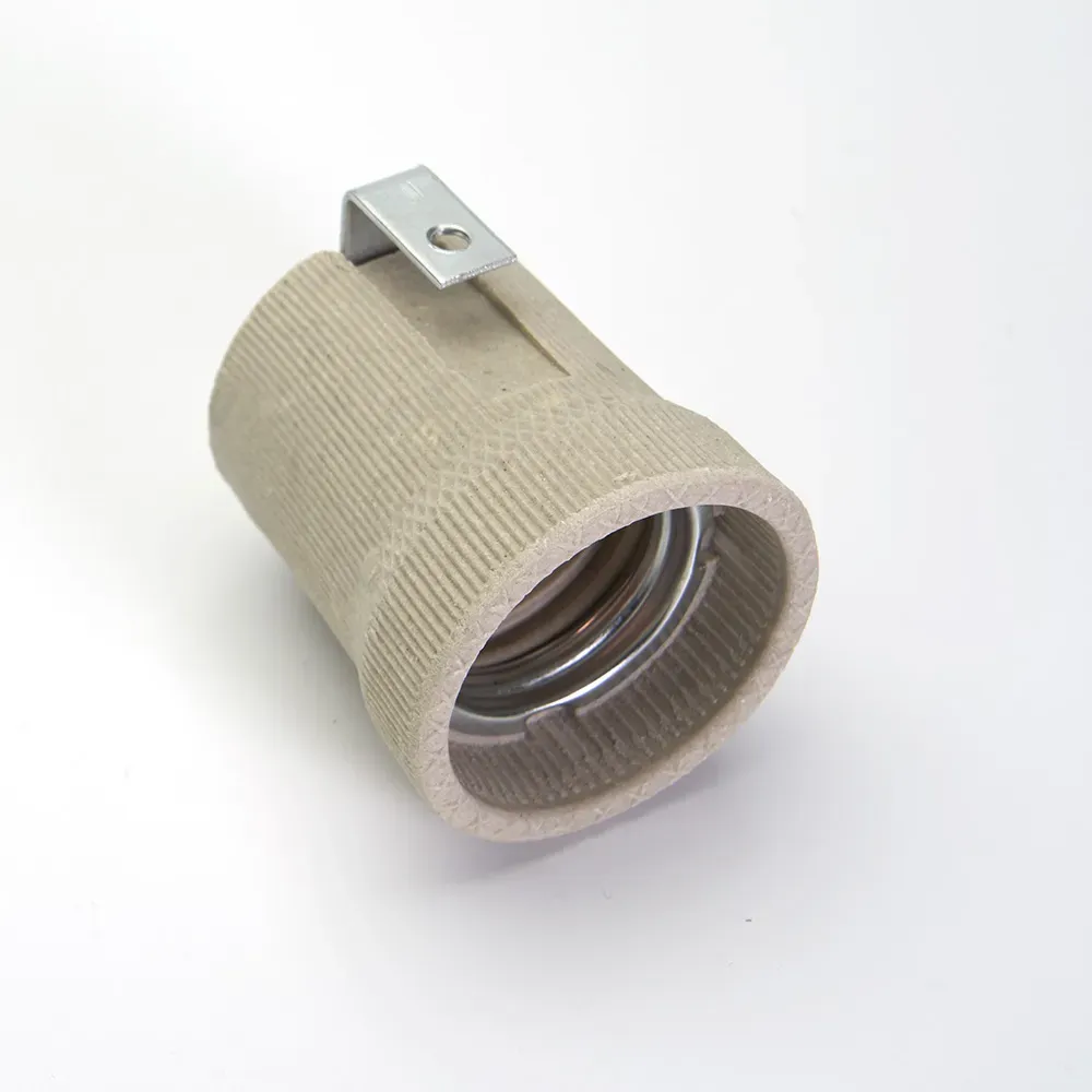 Патрон Е27 керамический с угловым креплением белый FERON 41035