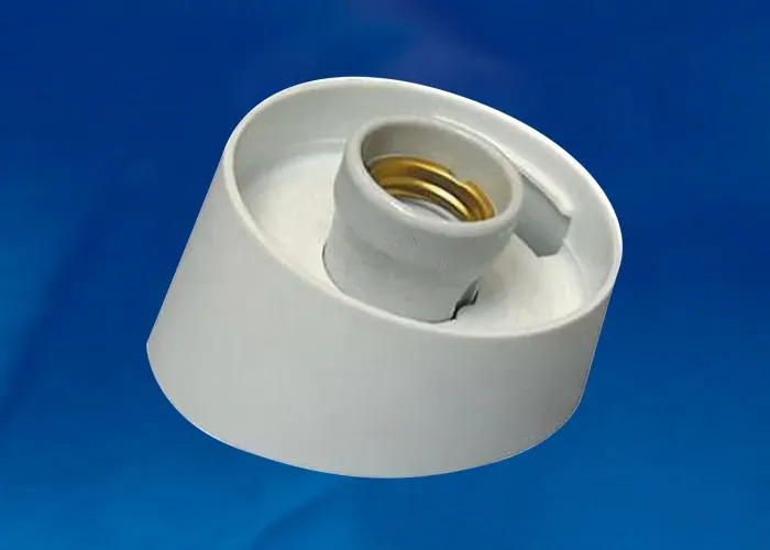 Основание UFP-A04AE WHITE для садово-парковых светильников. Тип соединения с рассеивателем - резьбовой. Встроенный патрон Е27. Материал - пластик. Цвет - белый. Упаковка - картон. Uniel 8312