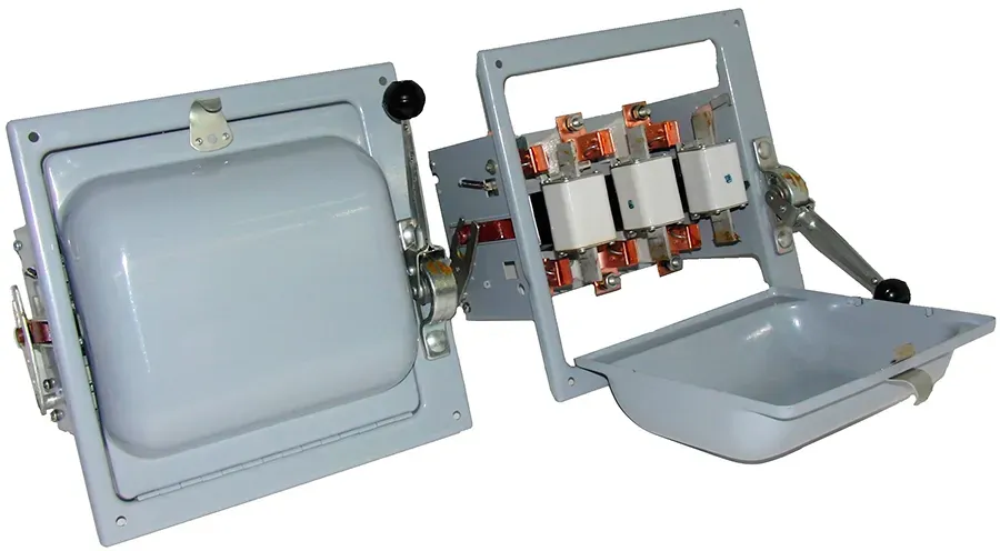 БПВ-2У3, 250А, медные держатели, без ПН2, блок с предохранителем-выключателем  (ЭТ) Электротехник ET002807