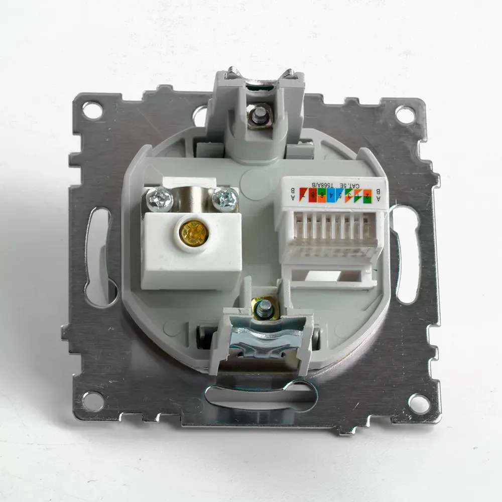 Розетка TV + компьютерная RJ-45 (механизм) серия Катрин серебро STEKKER