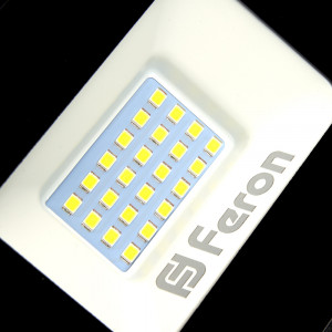 Светодиодный прожектор Feron с датчиком LL-907 IP44 30W 6400K 29557