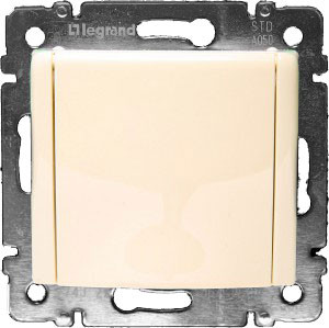 LEGRAND 774322 Модуль розетки 2К+З, с винтовыми зажимами, с откидной крышкой, немецкий стандарт (Schuko), 10/16А, слоновая кость, Valena