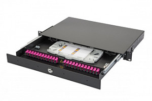 Коммутационная панель ВО Eurolan 47D-24, 1HU, портов: 24 SC/UPC (Simplex) OM4, установлено адаптеров: 24 выдвижная, прямая, цвет: чёрный